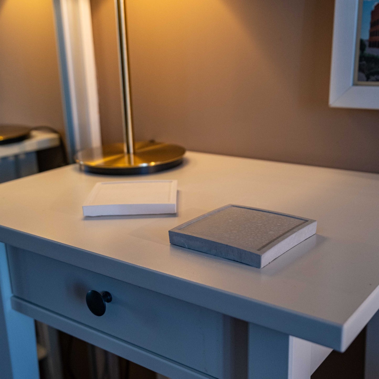 WHITE CONCRETE SQUARE JEWELLERY HOLDER